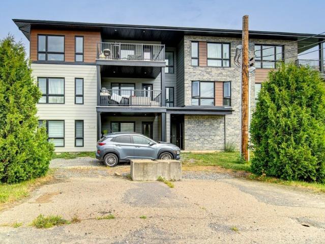 Apartment for rent in Saint-ambroise-de-kildare, Quebec