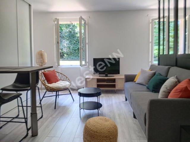 Studio location à Les Hautes Garces, Étampes