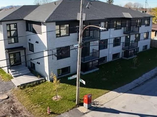 Apartment for rent in Quartier Saint-Jospeh, Saint-Hyacinthe