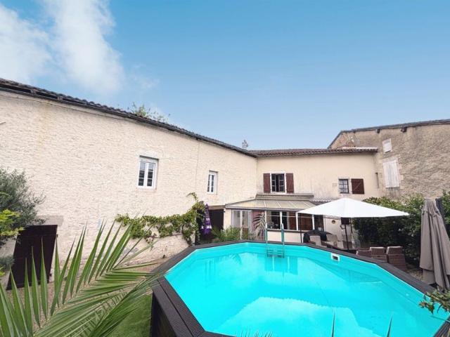 Maison vente à Confolens, Nanteuil-en-vallée