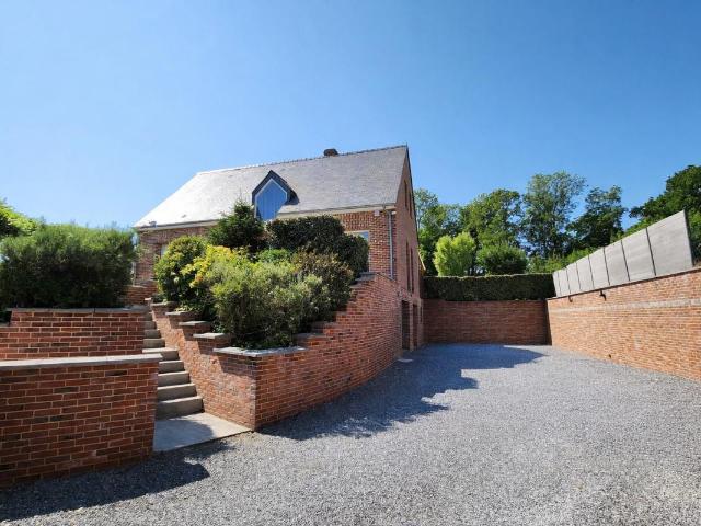 Villa vente à Le Pré Beuson, Étrœungt