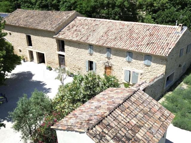 Ferme vente à Carpentras, Sarrians