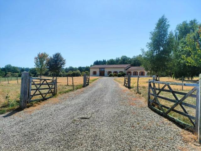 Maison vente à Rochechouart, Chéronnac