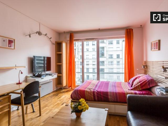 Studio location à France métropolitaine, Courbevoie