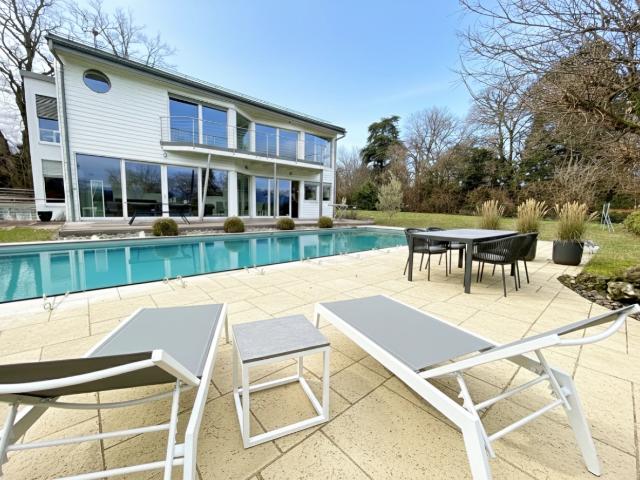 Haus mieten in Coppet, Waadt