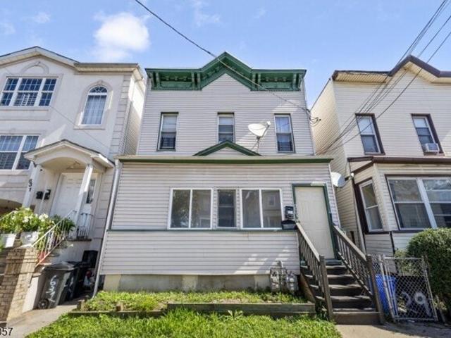 House for sale in Elizabeth, New Jersey