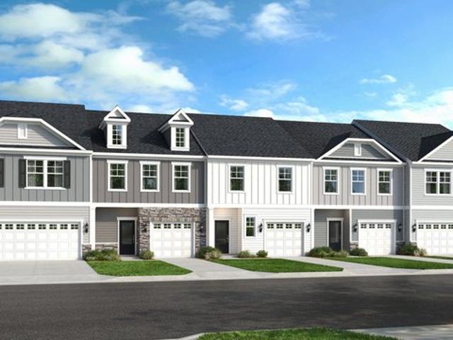 Townhouse for sale in Magnolia, Ohio