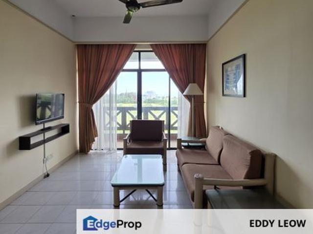 Condominium for sale in Malaka