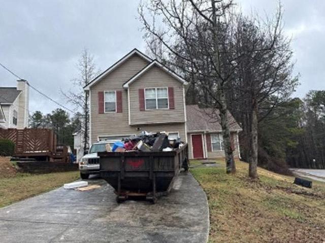 House for sale in Red Oak, Georgia