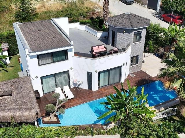 Kuşadasi, Aydin içerisinde satılık Villa