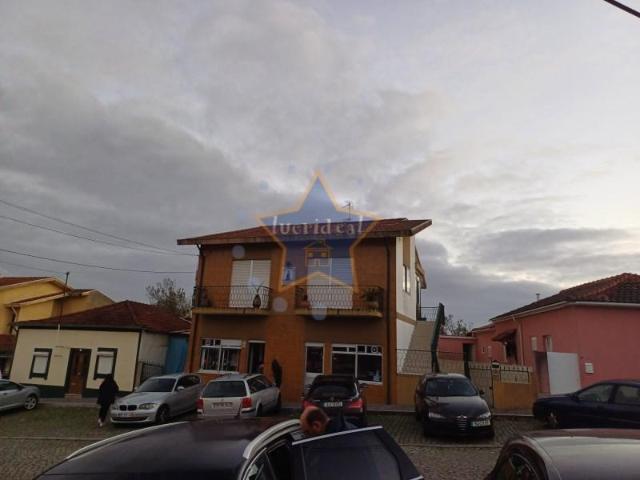 Casa venda em Maia, Gueifães