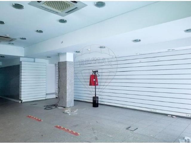 Ponto Comercial alugar em Maia, Vermoim
