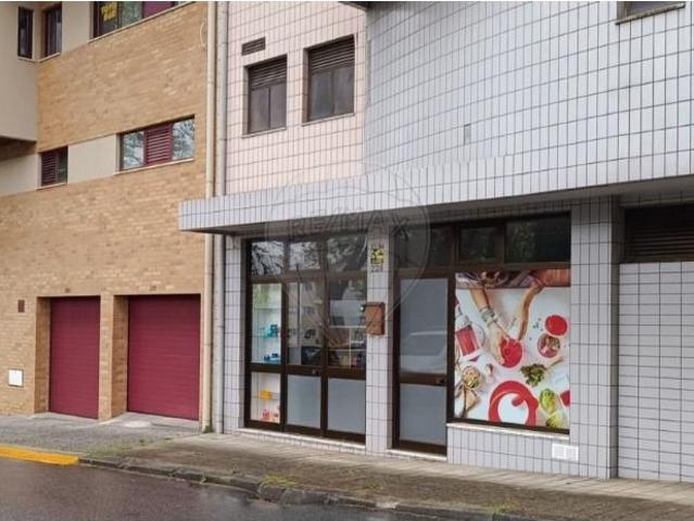 Ponto Comercial alugar em Maia, Vermoim