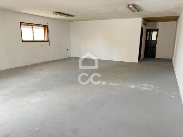 Ponto Comercial alugar em Maia