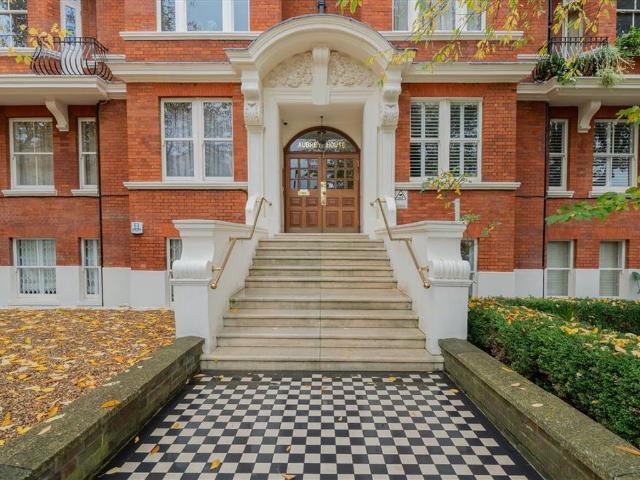 Apartment for rent in St. John's Wood, Greater London