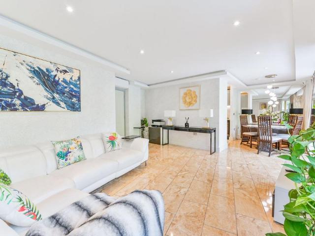 House for rent in Queen's Park, Greater London