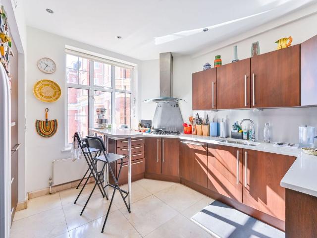 Apartment for rent in St. John's Wood, Greater London