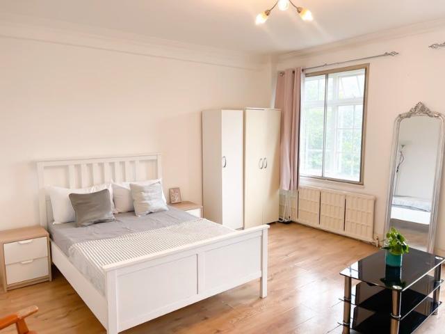 Room for rent in St. John's Wood, Greater London