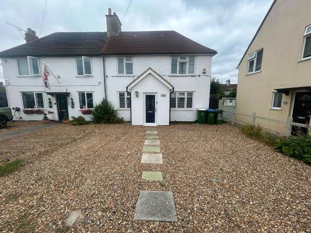 Apartment for rent in Barnes Cray, Greater London