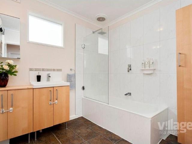 Room for rent in Camerons Creek, Victoria