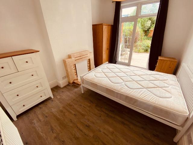Room for rent in New Southgate, Greater London