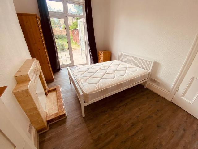 Room for rent in New Southgate, Greater London