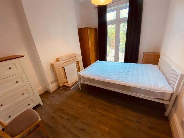 Room for rent in New Southgate, Greater London