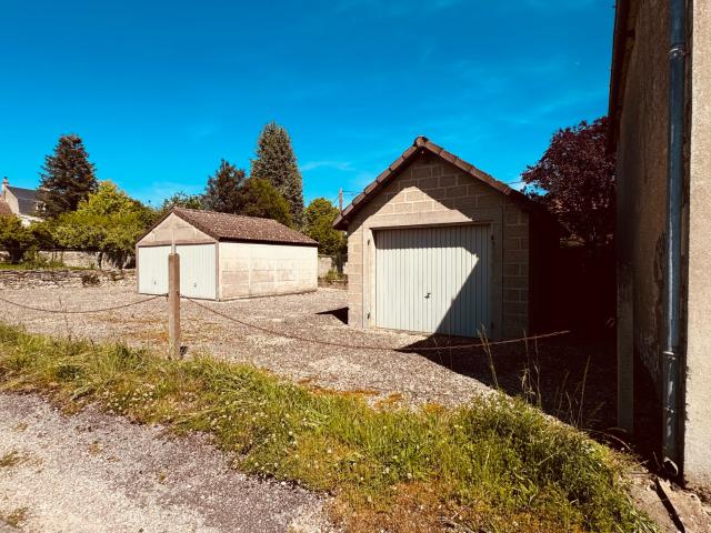 Garage vente à Auxerre, Mailly-le-château