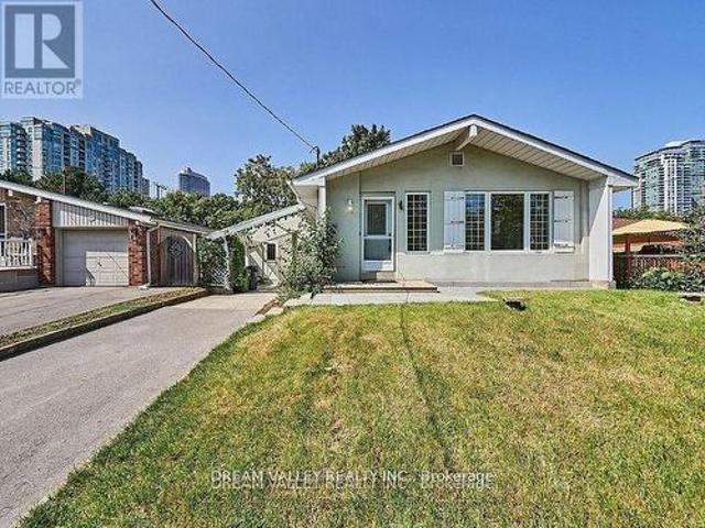 House for rent in Scarborough Centre, Toronto