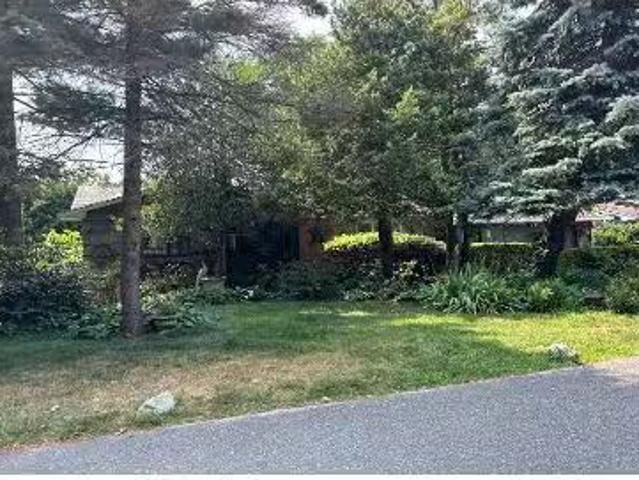 House for sale in Elyria