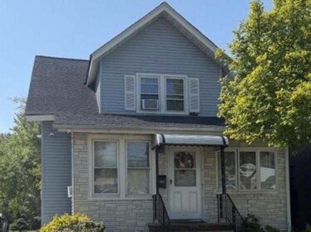 House for sale in Elmwood Park, New Jersey