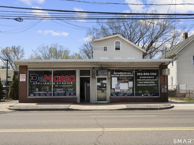 House for sale in Winnipauk Village, Norwalk
