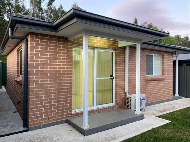 Villa for rent in Dean Park, Sydney