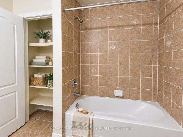 House for rent in Bradford West Gwillimbury, Central Ontario