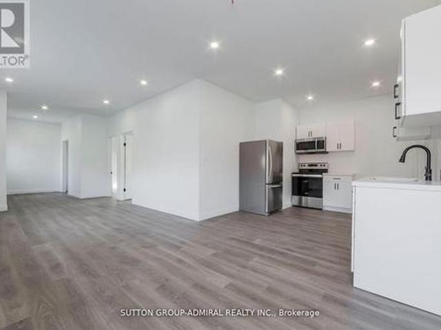 Commercial for rent in Toronto