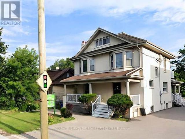 Commercial for rent in York, Ontario