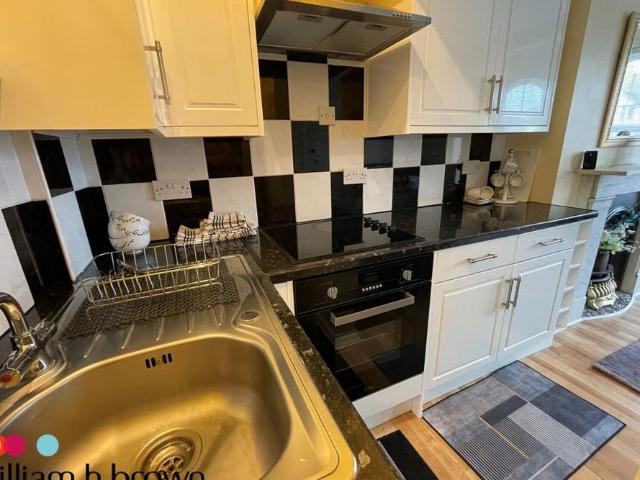 Apartment for rent in Upper Dovercourt, Dale Hill