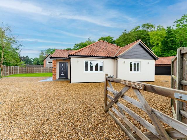 House for rent in Stokesby, Norfolk