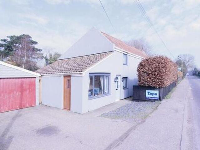 House for sale in Mautby, Stokesby
