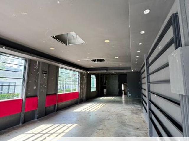 Shop for rent in Malaka