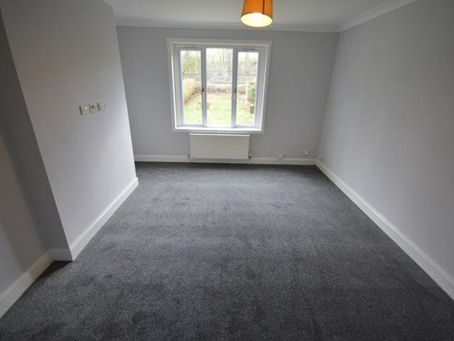Apartment for rent in Steelend, Scotland