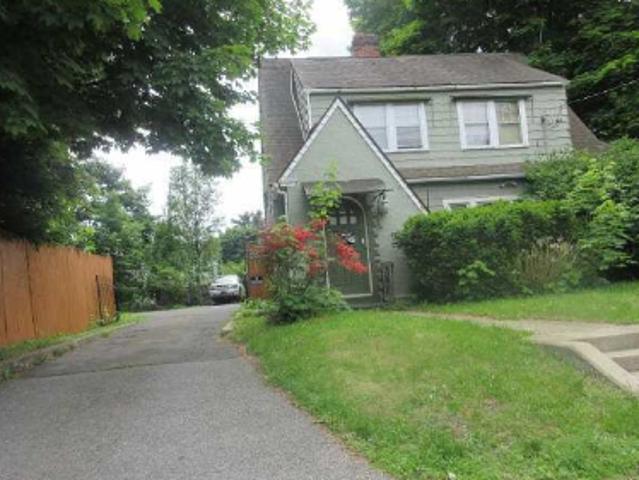 House for sale in Westfield Center, Westfield