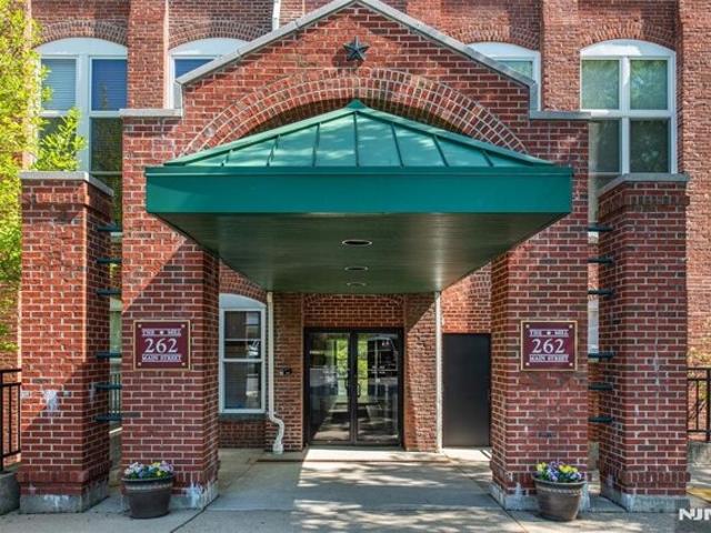 Condo for sale in Passaic, New Jersey