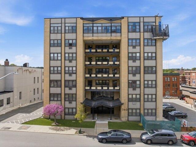 Condo for sale in Melrose, Massachusetts