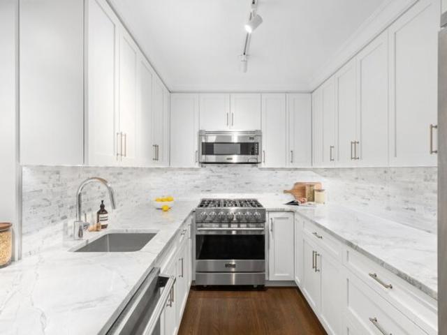 Apartment for sale in Arverne, New York