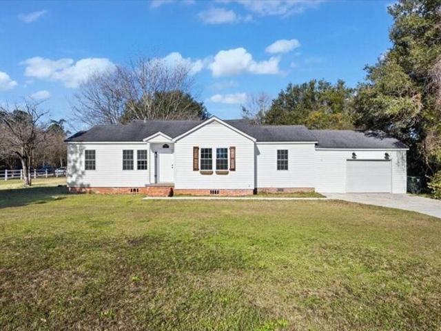House for sale in Bonneau, South Carolina