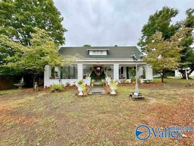 House for sale in Cherokee