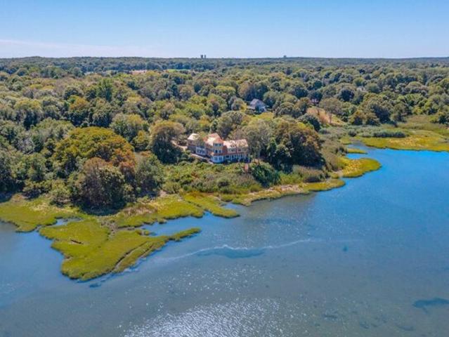 House for sale in Barnstable