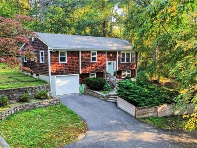 House for sale in Hopkinton City, Hopkinton