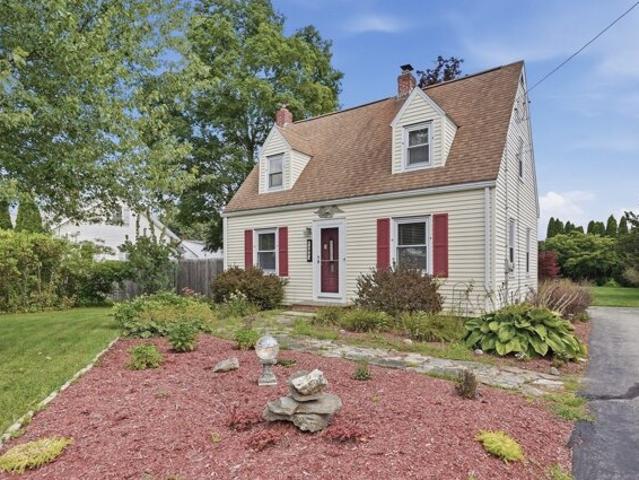 House for sale in North Oxford, Massachusetts